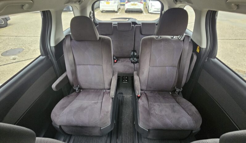 Toyota Estima Aeras 2.4L Petrol 7 Seater Automatic MPV full