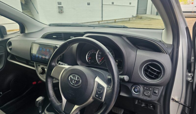 Toyota Yaris 1.33 Dual VVT-i Design Multidrive S Euro 6 5dr full