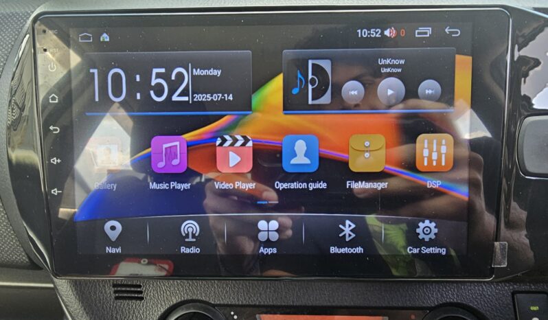 Toyota Yaris 1.33 Dual VVT-i Design Multidrive S Euro 6 5dr full